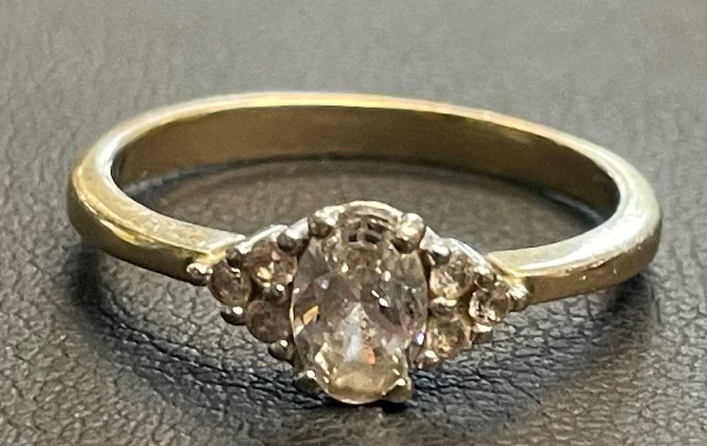 Złoty pierścionek z cyrkoniami 14kt 1,98g R11