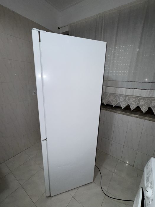 Frigorífico Combinado INDESIT LI7 S1E W