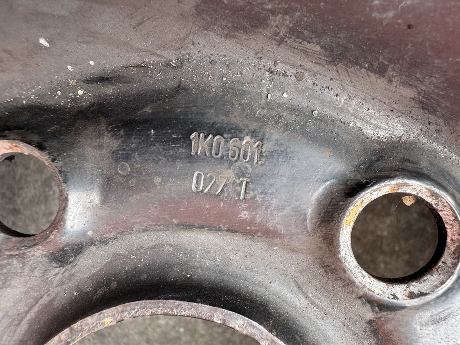 Felgi z kolpakami 15 cali golf vi skoda octavia  ii