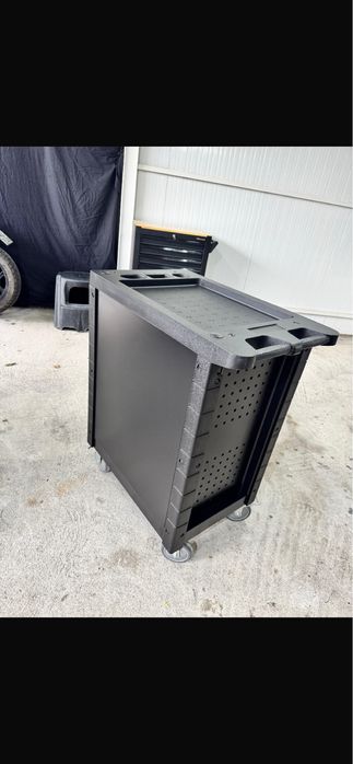 Vendo carrinho de ferramentas com 7 gavetas rodas e fechadura