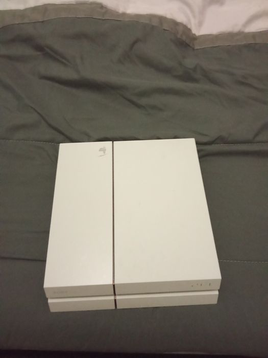 PS4 usada porém como nova
