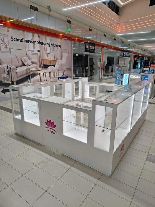 Sprzedam pustą wyspę handlową 3x3.5