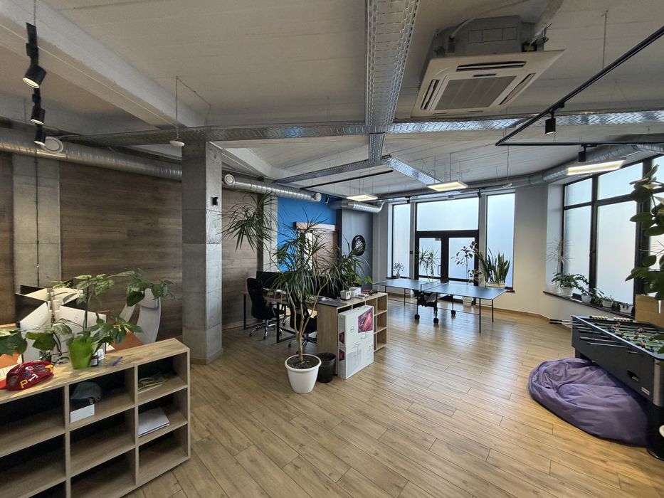 Здається прим під  магазин або офісну діяльність