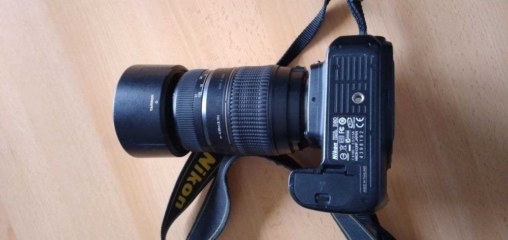 Продам комплект фотоапарат Nikon D80 та об'єктив Tamron AF 70-300mm