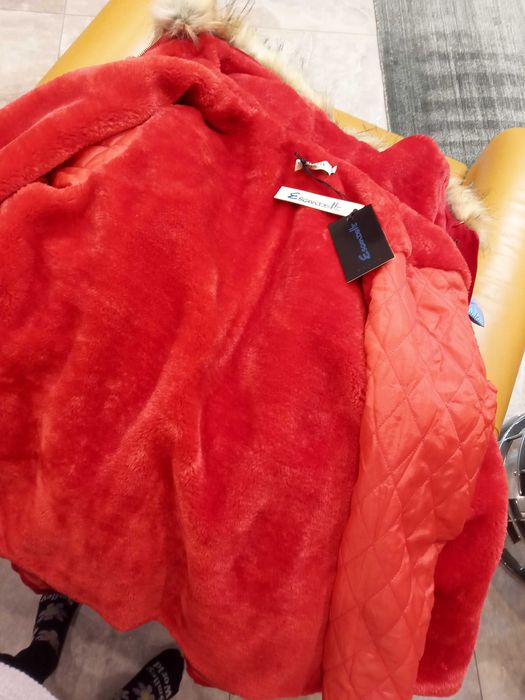 Sprzedam kurtkę zimową czerwoną