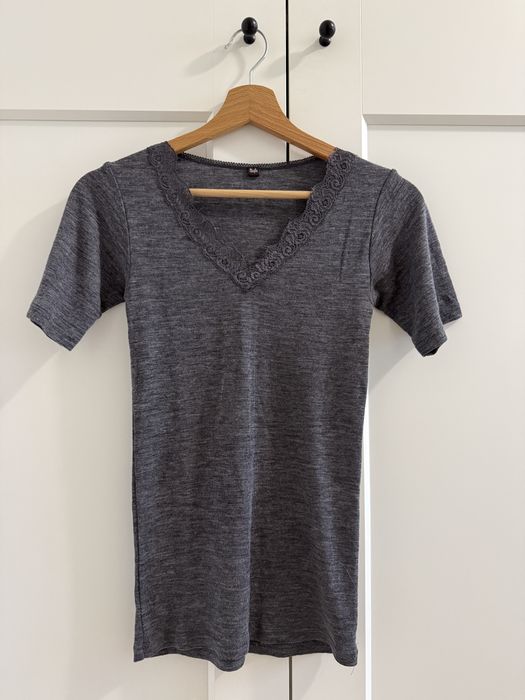 Szara wełniana bluzka z koronką krótki rękaw  Sofa 36 S