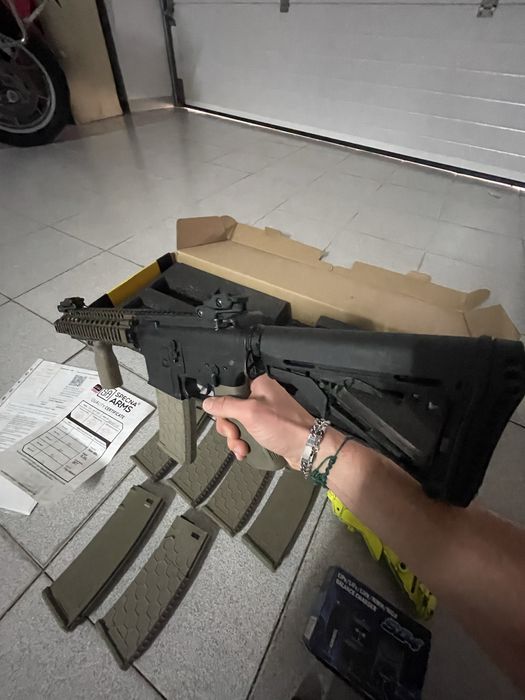 Fuzil Airsoft full metal (acompanha 7 carregadores + bateria + etc)