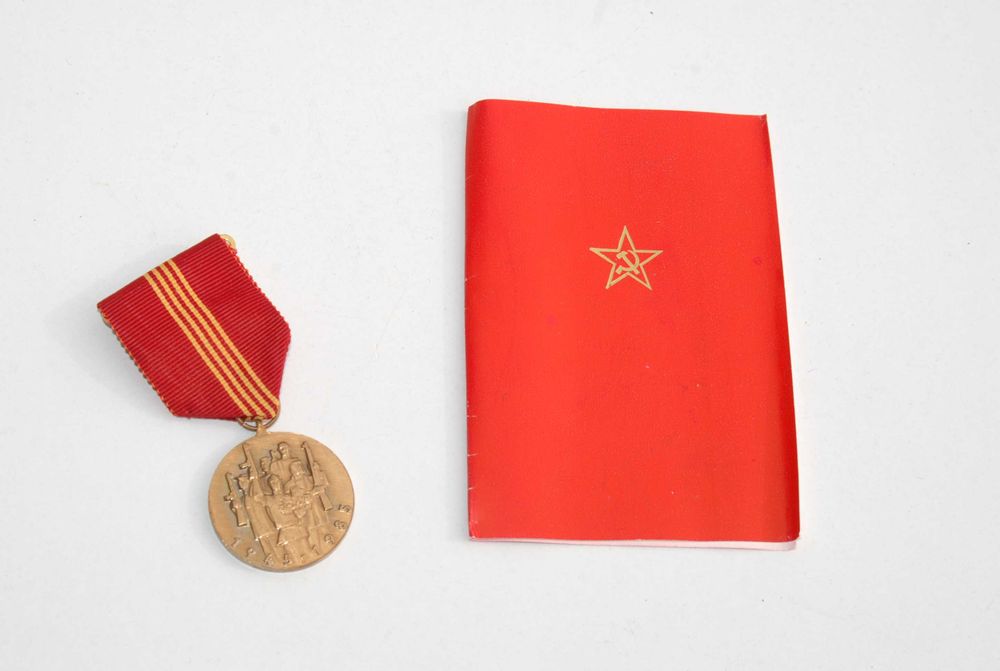 Stara medal zapinka odznaka wpinka 80 lata antyk