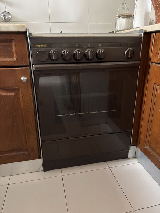 Fogao Ariston com 1 base electrica