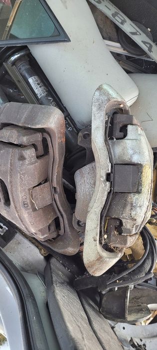 swap hamulców prawy+lewy przód 973 974 audi a6 c6 3.0tdi a4 b7
