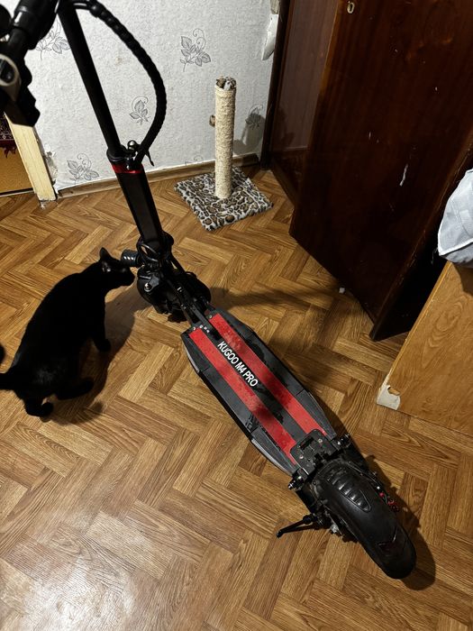 Продам электросамокат kuggo
