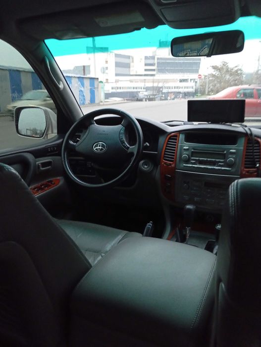 Toyota Land Cruiser 100