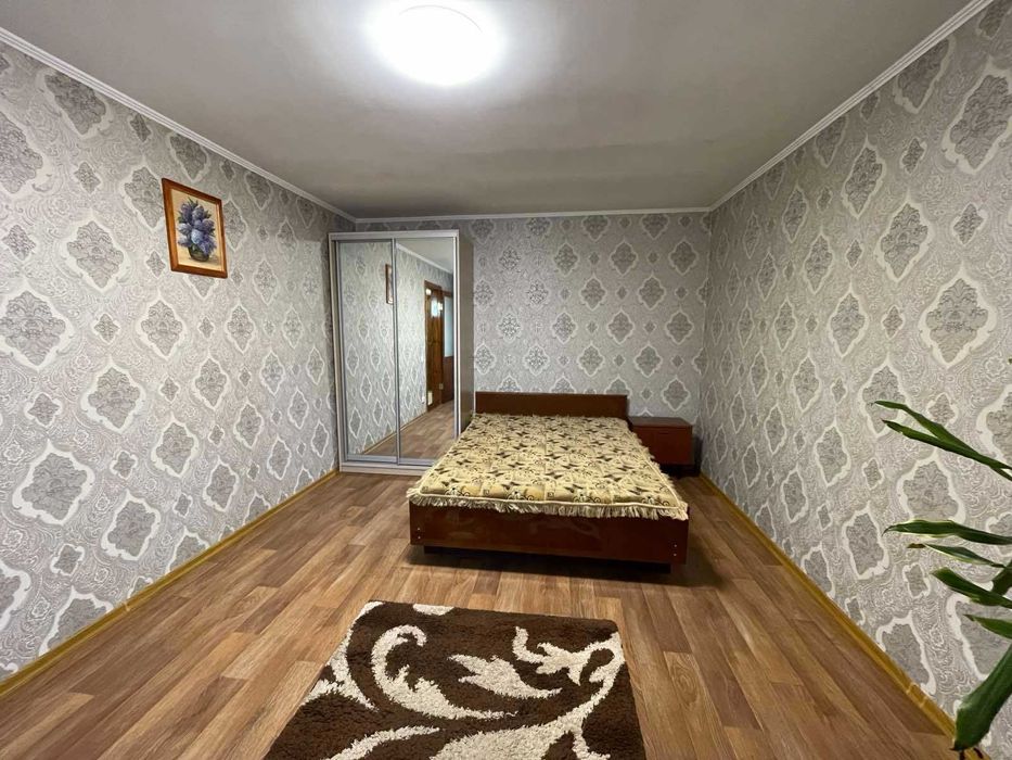 Сдам 1 к.кв.для девушки или пары с. Крюковщина, частный сектор