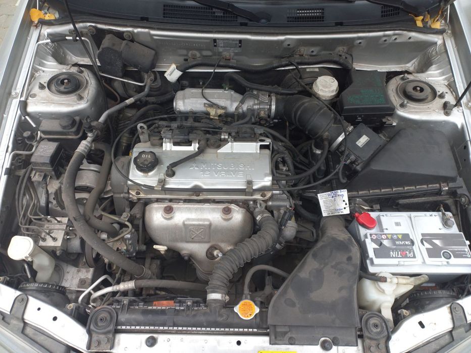 Mitsubishi Carisma 2003 1.6 бензин