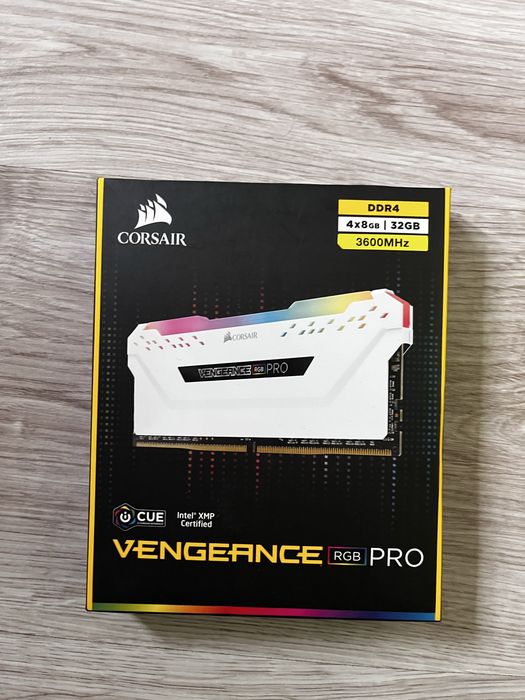 Corsair vengeance RGB pro DDR4 32GB