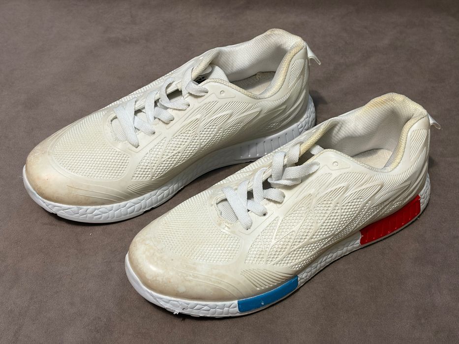 Buty sportowe męskie 43 - nowe, powystawowe