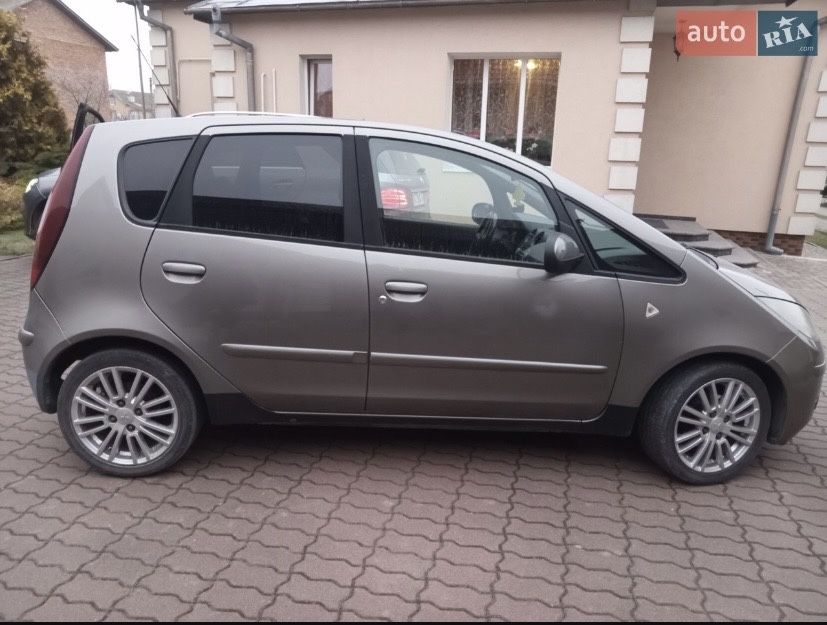 Mitsubishi Colt 2008 рік