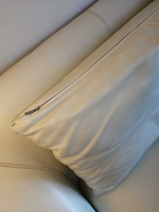 Sofá de pele com chaise long