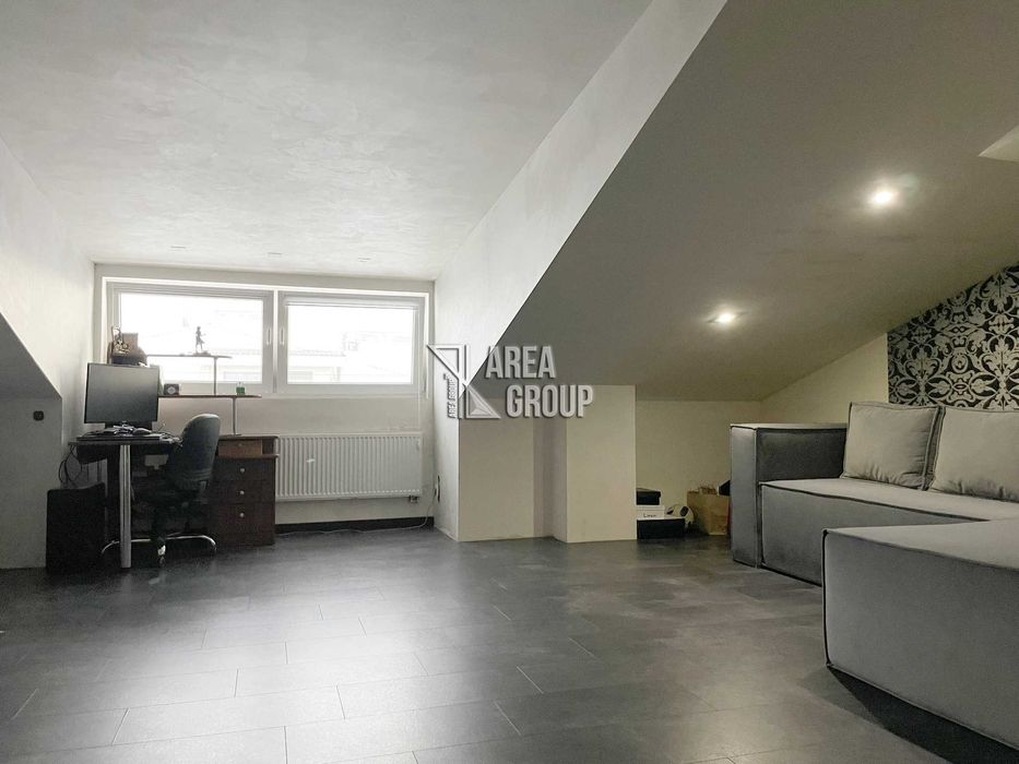 Продається стильна дворівнева квартира.