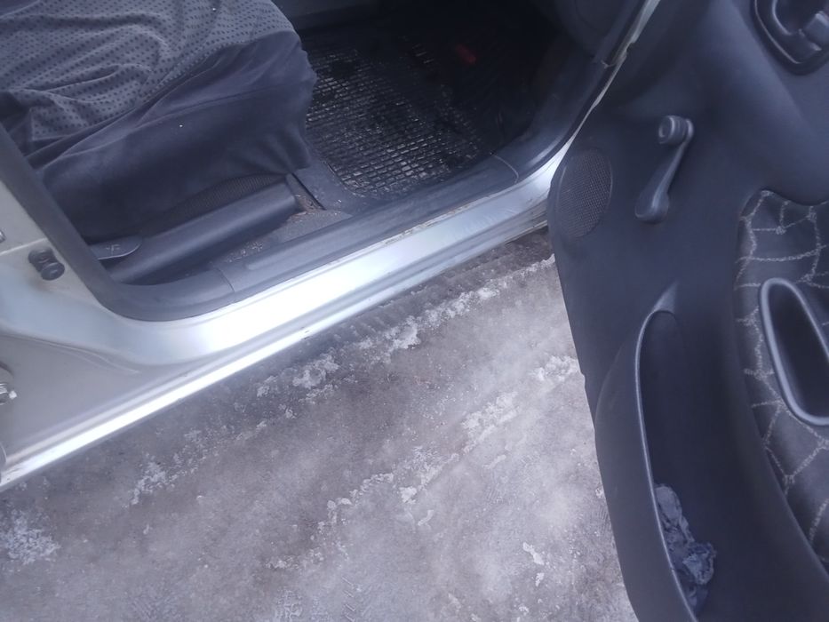 Сенс, повністю на ходу.