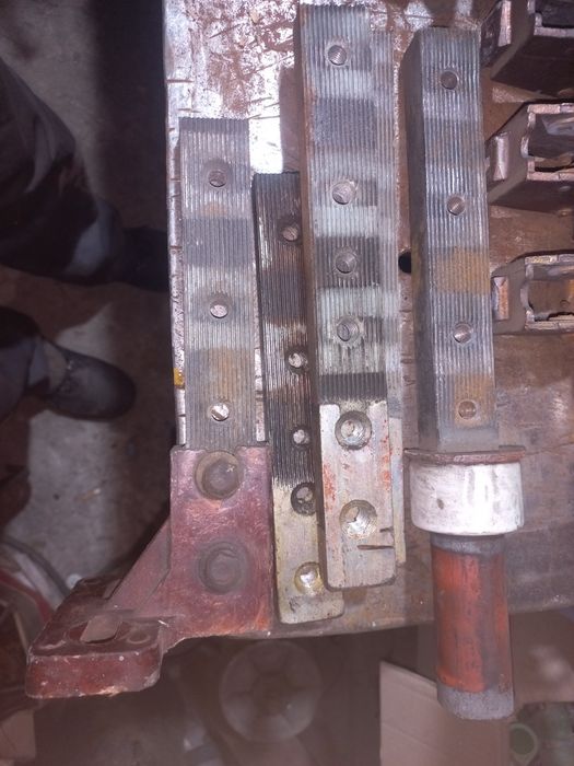 Щеткодержатели для электродвигателей ДЭ816, ДЭ812