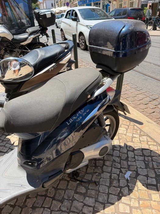 Piaggio Liberty 125 3V – Mala incluída – 33.000 km
