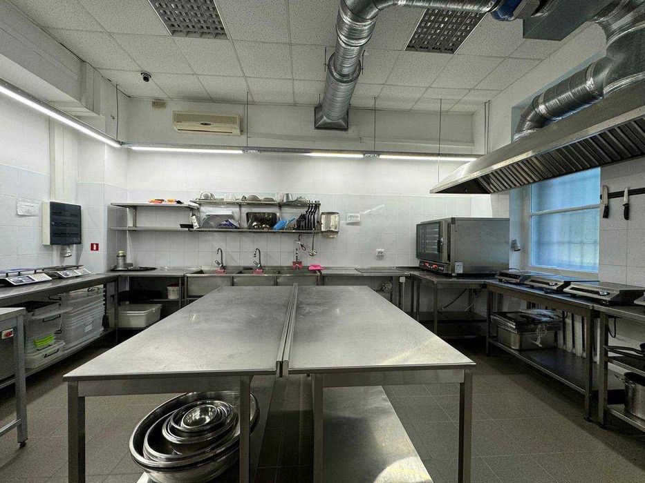 Продаж приміщеня та готового виробництва подуктів харчування