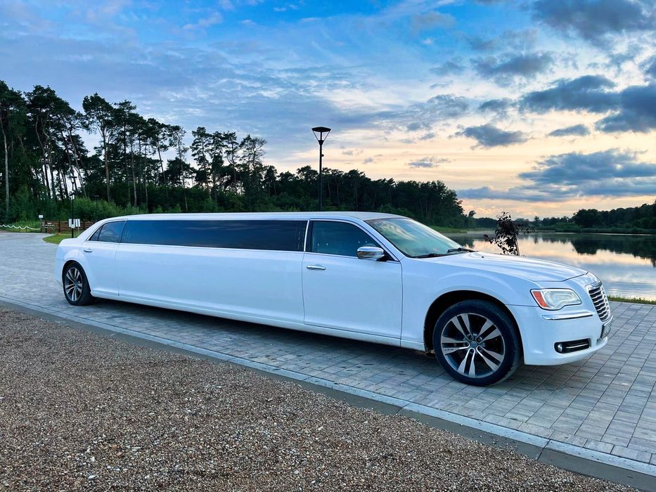 Limuzyny z kierowcą na imprezy