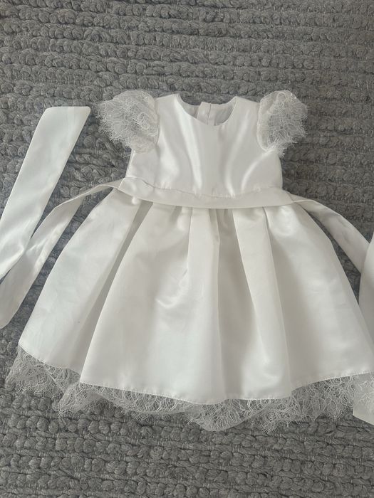 Śliczna sukieneczka do Chrztu Petite Maison r.68- raz ubrana