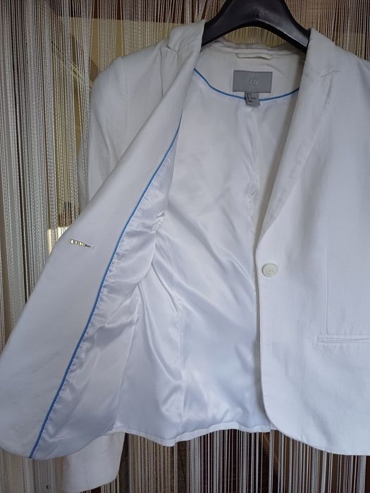 Casaco/Blazer curto, de cor branca da H&M (34/S)