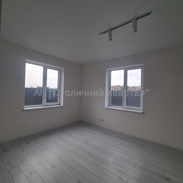 Продаж будинку з ремонтом та меблями у с. Гореничі