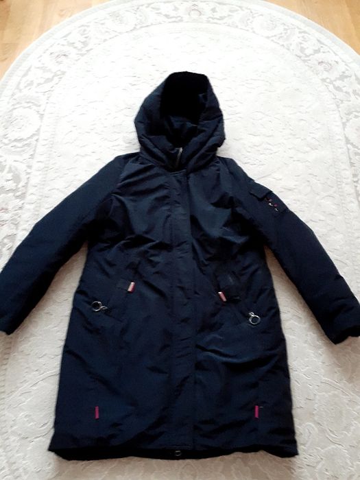 Чёрная куртка до колена