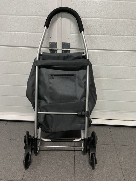 Carrinho versátil e resistente para artigos domésticos e outros