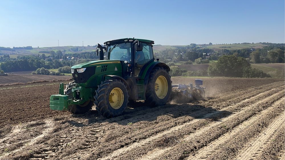 Wynajem ciągnika rolniczego John Deere Ładowarek teleskopowych