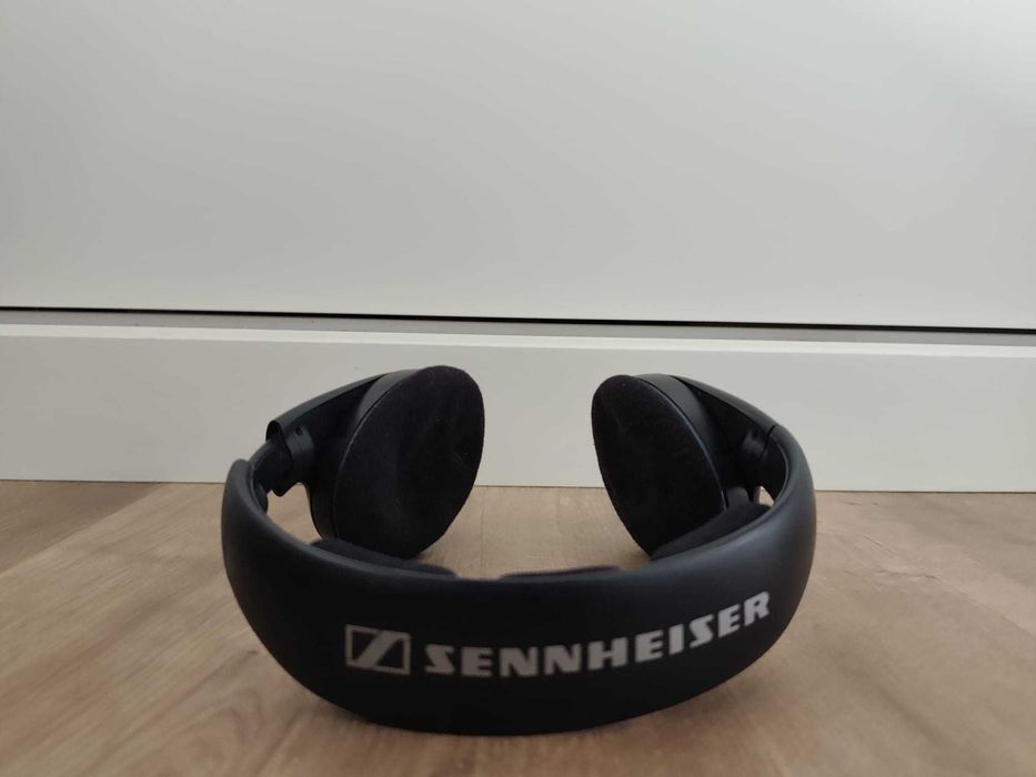 Auscultadores Sem Fios Sennheiser – Base com Entrada AUX