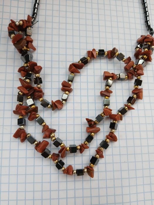 Винтажные красивые бусы из камня