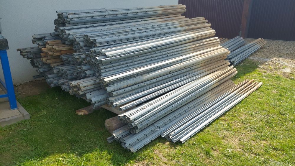 Słupki do siatki leśnej, słupkdo i winnicy, malin, siatka Leśna,