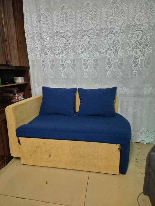 Продам диван малютка.  Самовывоз