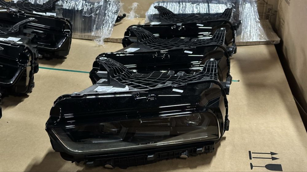 В наявності  оптика bmw g70 i7 фари bmw 7 g70 i7