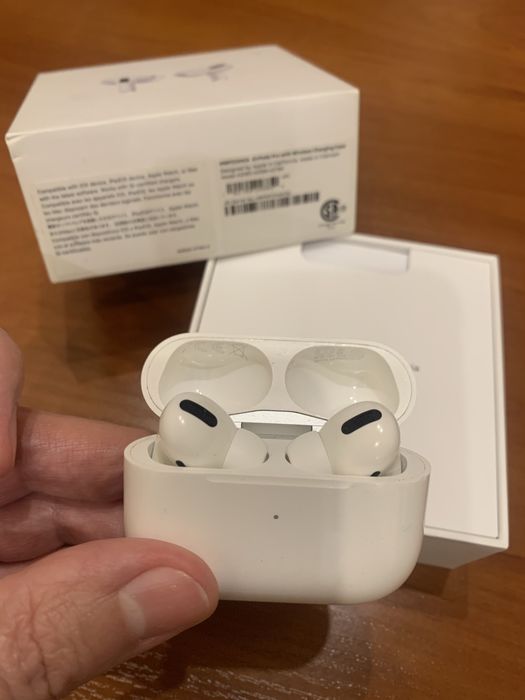 Навушники AirPods Pro