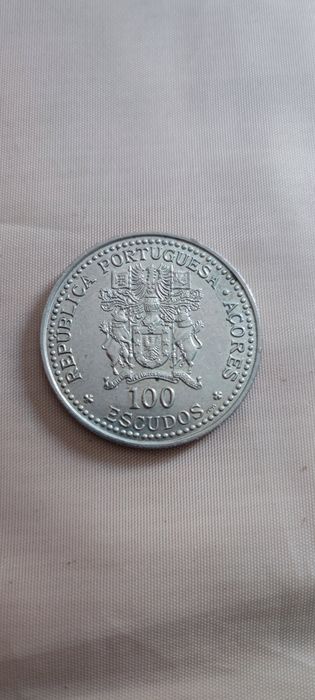 Lote 4 Moedas Escudos Portugal (250$00 / 200$00 / 100$00)