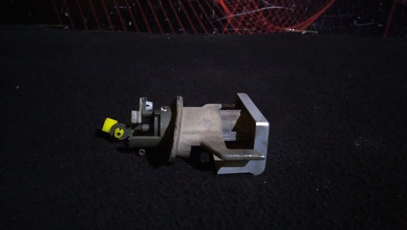 Fecho Da Mala Nissan Primera (P11)