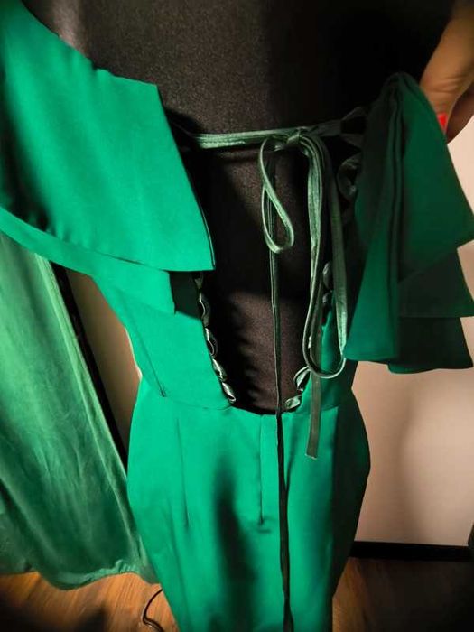 Asymetryczna sukienka butelkowa zieleń Illuminate