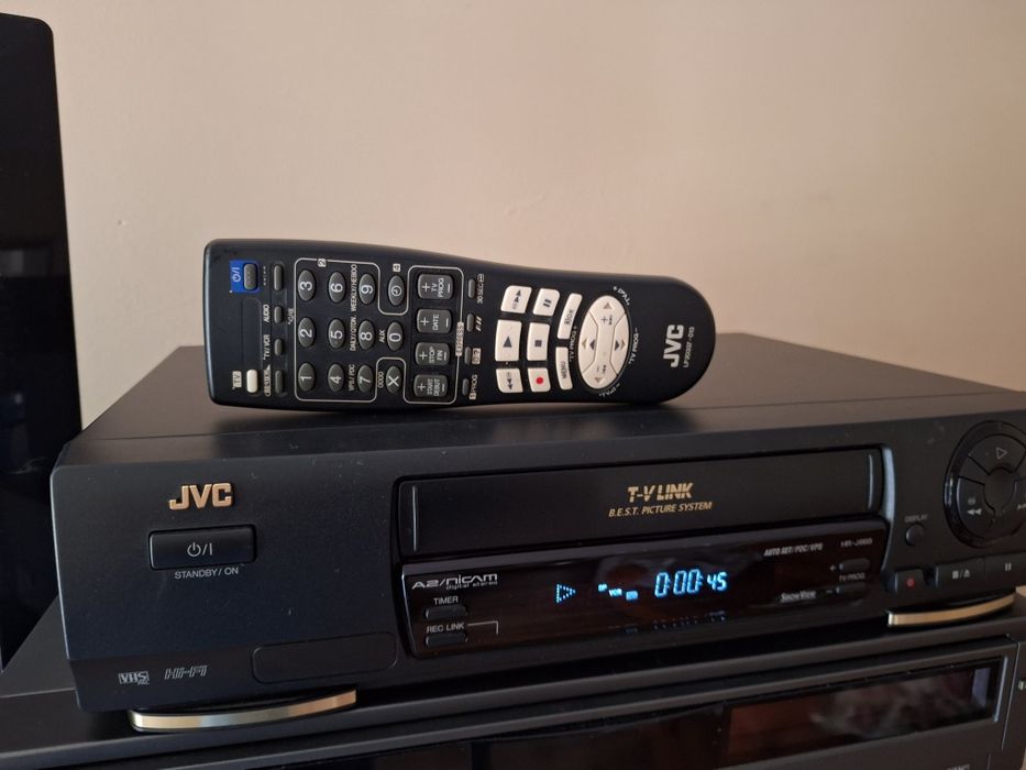 Magnetowid JVC HR-J668EU