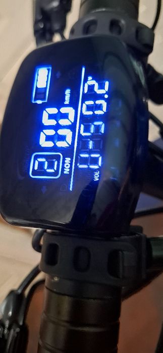 Продам електросамокат Giant outlander M11