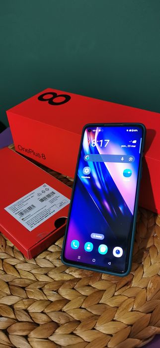 One Plus 8 8/128 GB