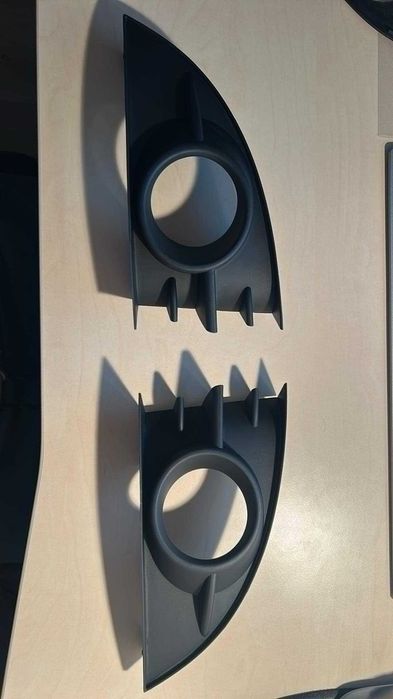 Atrapa zaślepka kratka zderzaka Renault Scenic II 06-09