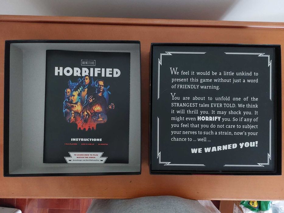 Horrified, English Edition (Board Game, Jogo de Tabuleiro)