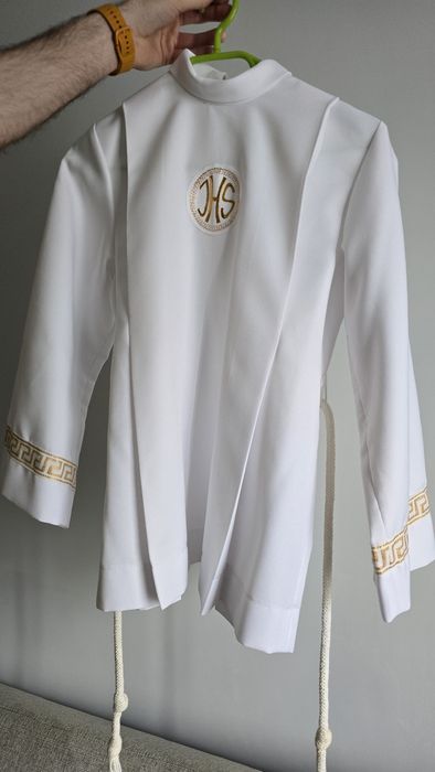 Oddam albę komunijną