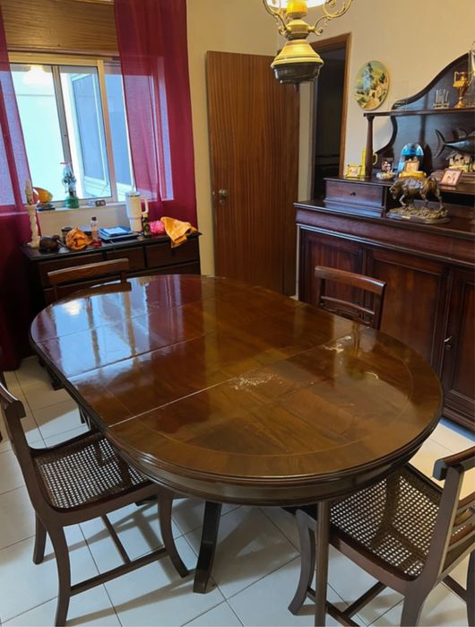 Mesa extensível em madeira maciça de cerejeira + 4 cadeiras